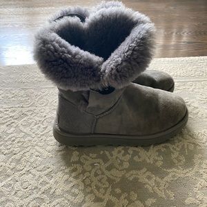 UGG Bailey bottom boots